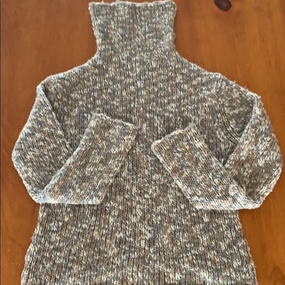Turtle neck sweater. From Roots